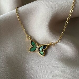 【Papillon】Luxurious Elegant Opal Butterfly Pendant Necklace (Gold-Plated)